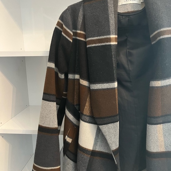 Chicwish PRAIRIE CHECK RABATO COAT BY CHIC+ - Picture 3 of 5